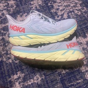Woman Hoka shoes size 9